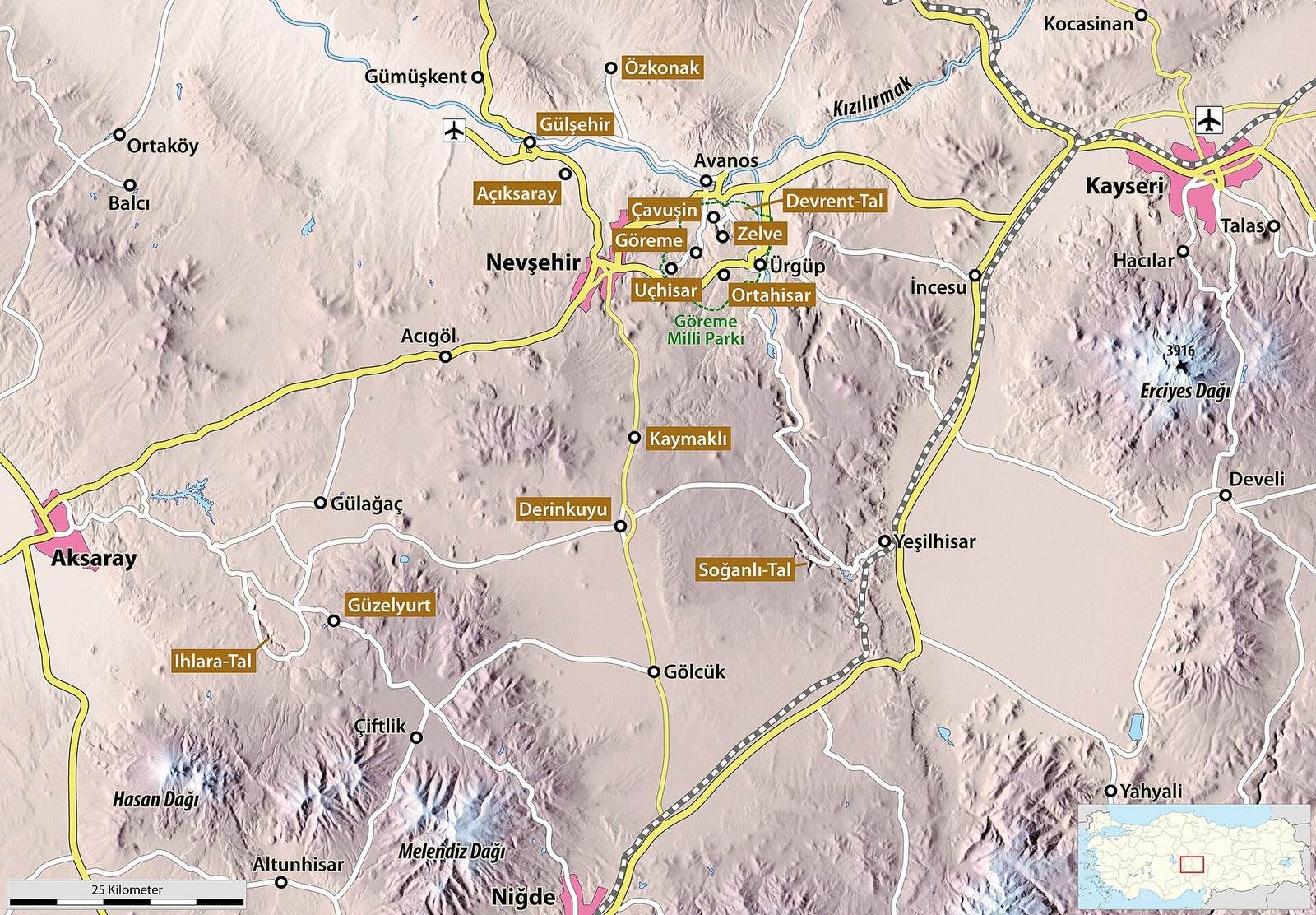 Mapa Kapadocji z miastami Nevşehir, Göreme, Ürgüp, Avanos, Kayseri i Aksaray oraz głównymi drogami (Cappadocia mapa regionu)